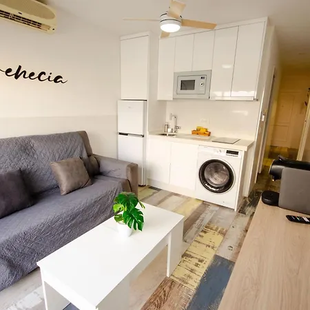 Aurea 5-b Centro Levante Daire *